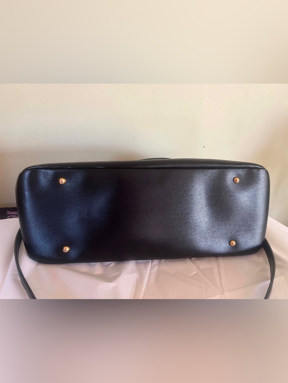 Ralph Lauren Black Leather Satchel with Gold Logo Tag Accent - Picture 5 of 13